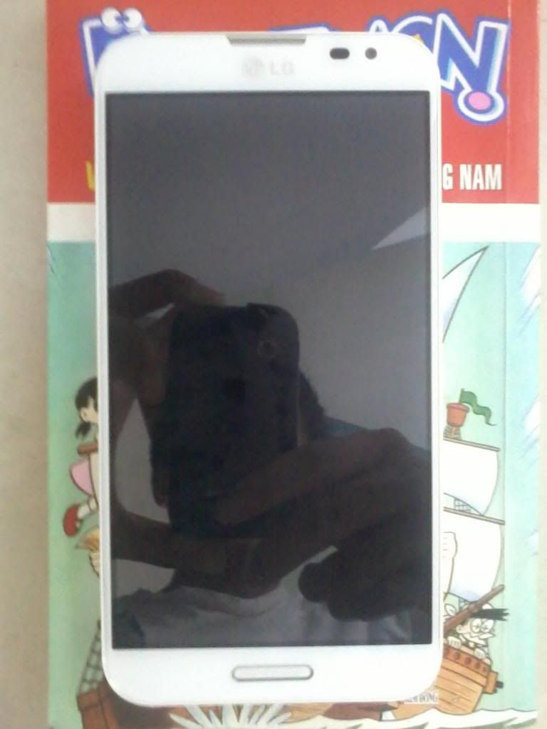 LG Optimus G (F180) màu trắng zin like new !